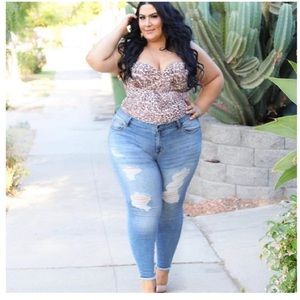 Leopard Print Bustier. Very sexy 🔥